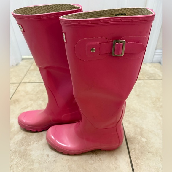 Hunter Vibrant Pink Waterproof Original Tall Gloss Boots. - Picture 2 of 10